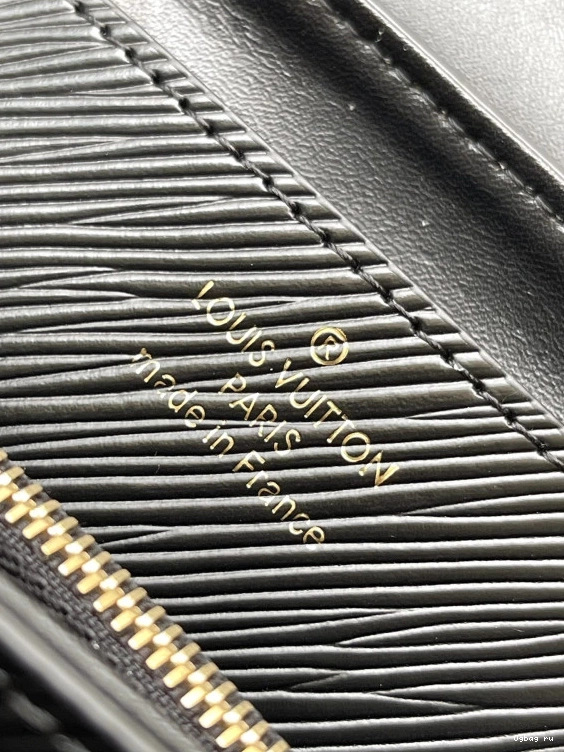 LOUIS cm TWIST-23.5*12*7 VUITTON 0814